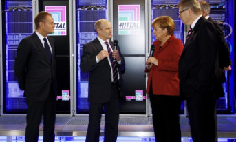 Angela Merkel i Donald Tusk odwiedzają stoisko Rittal na targach  CeBIT 2013