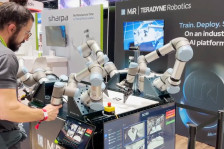 Czy to przełom w programowaniu robotów przemysłowych? Universal Robots i Scale AI stawiają na uczenie przez naśladowanie