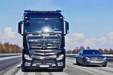Daimler wydzieli jednostkę samochodów ciężarowych 