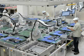 Roboty współpracujące poprawiają wydajność produkcji w firmie Qisda 