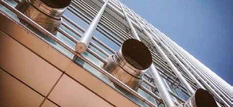 Monitorowanie urządzeń zapewniających bezpieczeństwo w budynkach użyteczności publicznej 