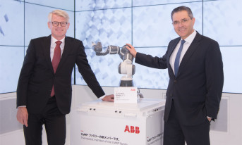 ABB zaprezentowało nowego robota i współpracuje z Kawasaki