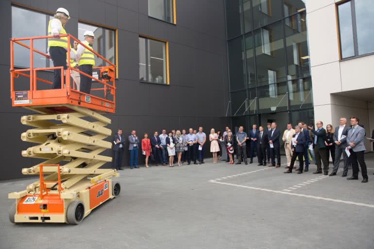Firma INSTOM przeniosła się do nowo wybudowanego biurowca klasy A