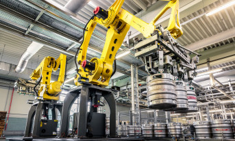 W USA każdy robot zastępuje ponad 3 miejsca pracy