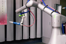 FANUC prezentuje pierwszy na świecie cobot malarski z certyfikatem ATEX