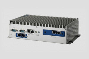 Przemysłowy PC z czterema portami Gigabit Ethernet PoE i funkcjonalnością iDoor