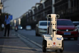 Chiny do walki z epidemią wykorzystywały roboty patrolujące 5G 