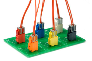 10-amperowe złącza kabel-płytka Molex CP-6.5 w ofercie TTI