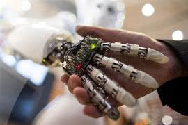 Czy na skutek robotyzacji zniknie 700 zawodów? 