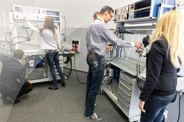 Nowe laboratorium szkoleniowe w firmie Bosch Rexroth 