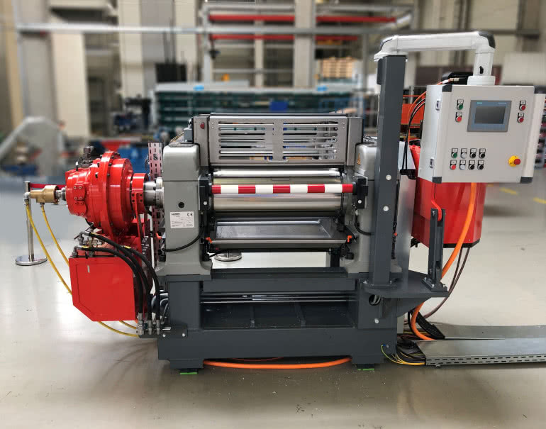 Energooszczędny i bezpieczny: nowy napęd Hägglunds do maszyn stosowanych w przemyśle gumowym 