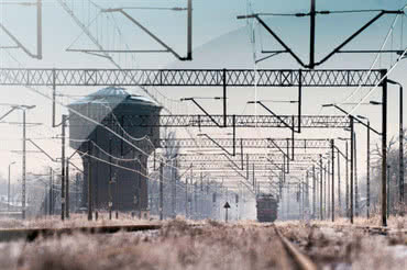 Urządzenia elektroenergetyczne ABB posłużą do zasilenia kluczowych polskich linii kolejowych 