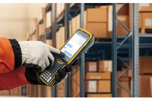 Przemysłowy komputer mobilny RK96