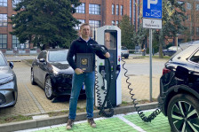 Nowy sterownik AXC F 1252 – kompaktowe i wydajne rozwiązanie dla nowoczesnej automatyki