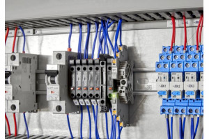 Elektroniczne wyłączniki zabezpieczające PTCB eFuse