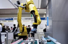 W 2026 roku rynek robotów przemysłowych osiągnie 20 mld dolarów 