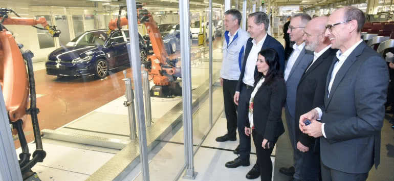 Volkswagen zainwestuje miliony euro w cyfryzację fabryki w Wolfsburgu  