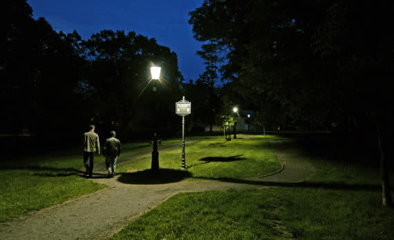 Zautomatyzowane oświetlenie w parkach 