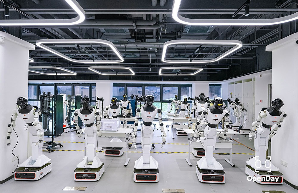 RealMan Robotics otwiera w Pekinie największe centrum szkoleniowe dla robotów humanoidalnych