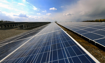 Chiny chcą do 2030 roku wytwarzać 1200 GWp energii z fotowoltaiki i wiatru