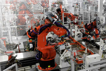 Roczna sprzedaż robotów po raz pierwszy przekroczyła 200 tys. maszyn 